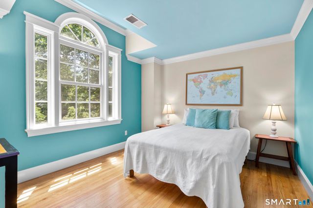 83 Kings Highway, North Haven, CT 06473
