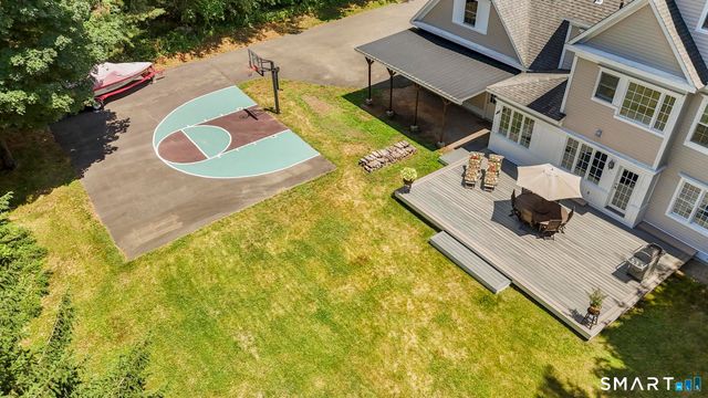 83 Kings Highway, North Haven, CT 06473