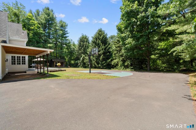 83 Kings Highway, North Haven, CT 06473