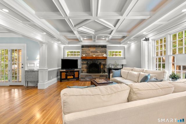 83 Kings Highway, North Haven, CT 06473