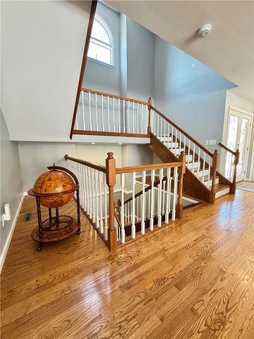 868 Latonka Dr, Mercer, PA 16137