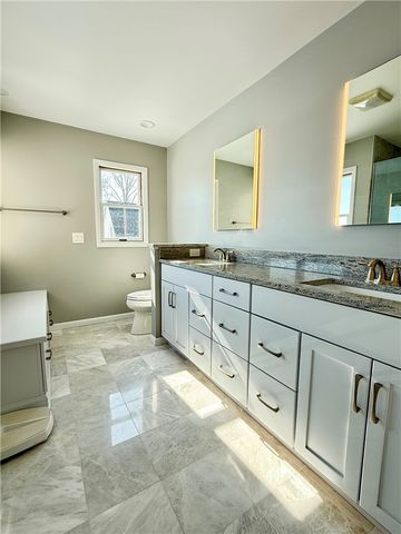 868 Latonka Dr, Mercer, PA 16137