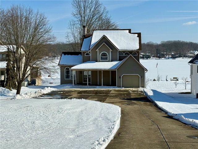 868 Latonka Dr, Mercer, PA 16137