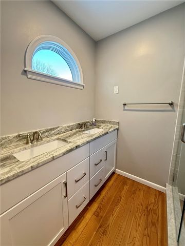 868 Latonka Dr, Mercer, PA 16137