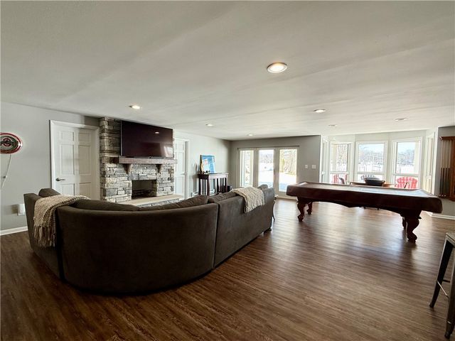 868 Latonka Dr, Mercer, PA 16137