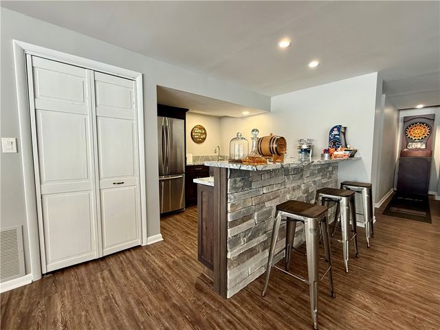 868 Latonka Dr, Mercer, PA 16137