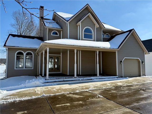 868 Latonka Dr, Mercer, PA 16137