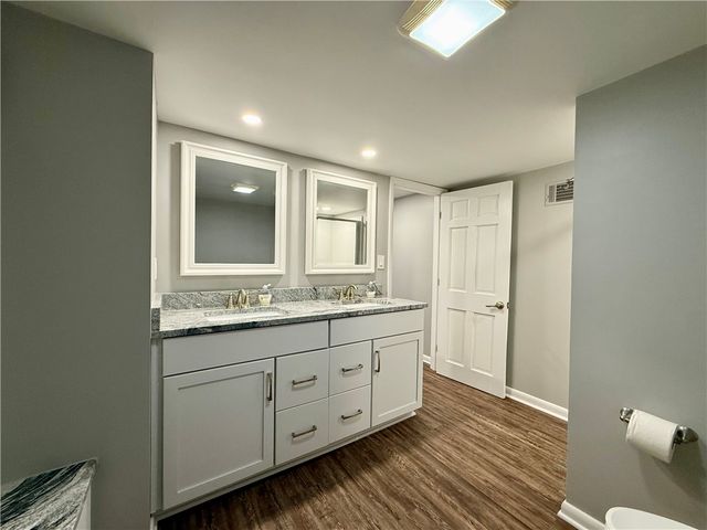 868 Latonka Dr, Mercer, PA 16137