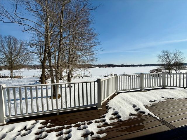 868 Latonka Dr, Mercer, PA 16137