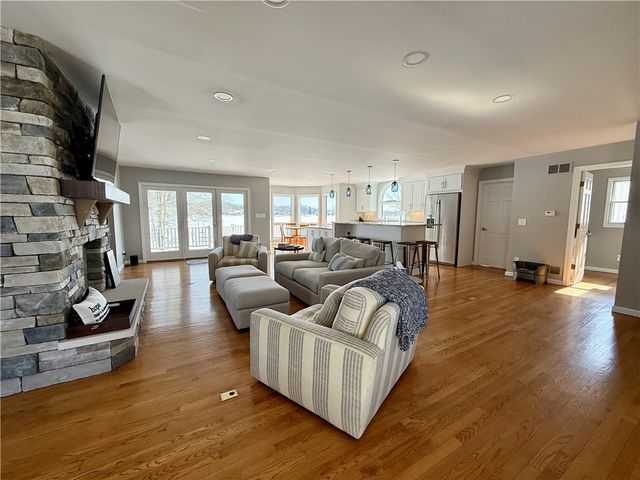 868 Latonka Dr, Mercer, PA 16137