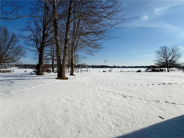 868 Latonka Dr, Mercer, PA 16137