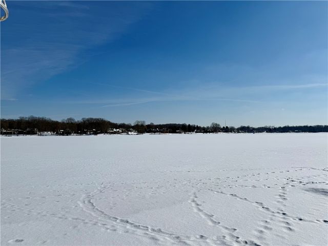 868 Latonka Dr, Mercer, PA 16137