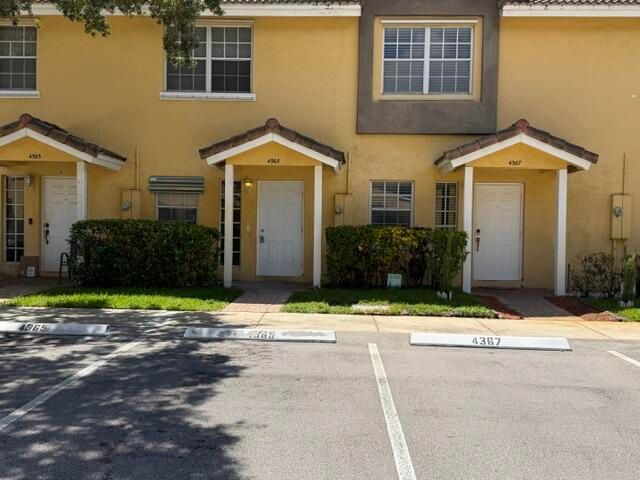 4365 NW 69TH Terrace 4365, Lauderhill, FL 33319