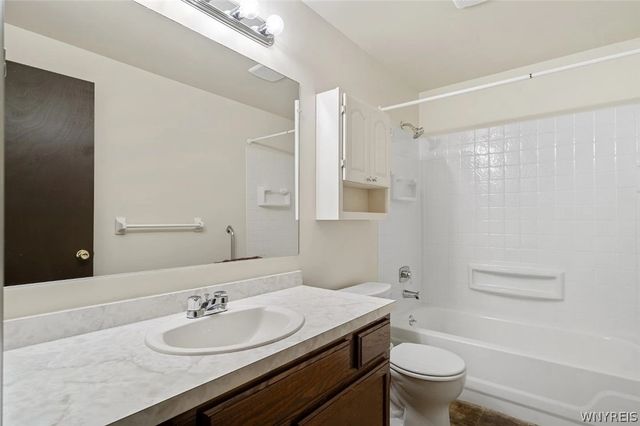 383 South Ellicott Creek, Amherst, NY 14228