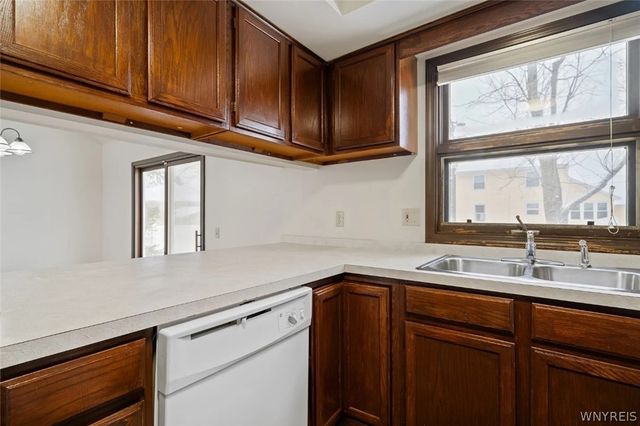 383 South Ellicott Creek, Amherst, NY 14228