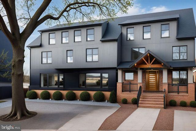 2209 18TH ST N, Arlington, VA 22201