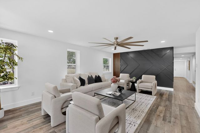150 S Woodland Trail, Double Oak, TX 75077
