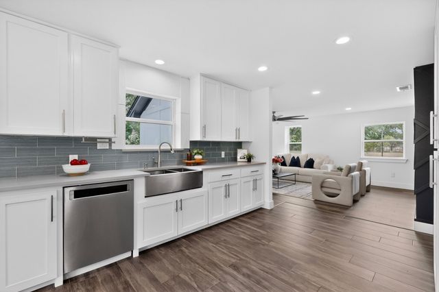 150 S Woodland Trail, Double Oak, TX 75077