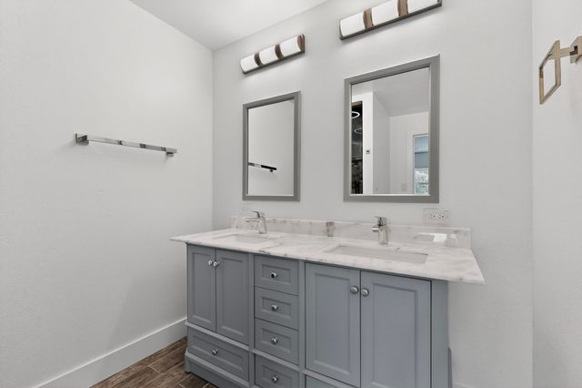 150 S Woodland Trail, Double Oak, TX 75077