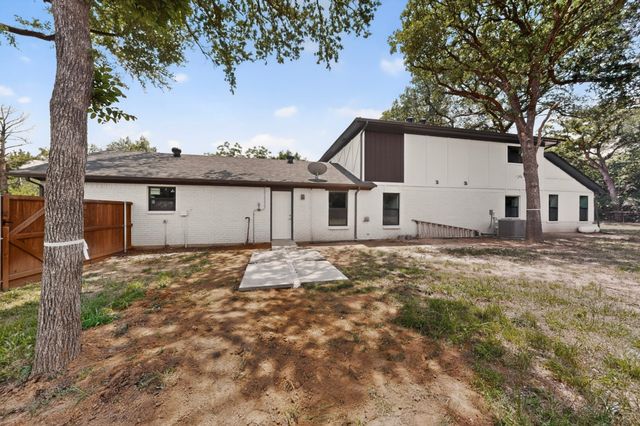 150 S Woodland Trail, Double Oak, TX 75077