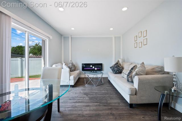 3528 Byrd Drive, Sterling Heights, MI 48310