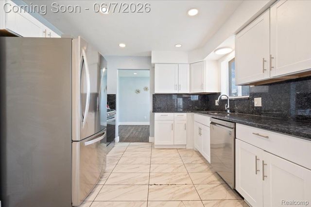 3528 Byrd Drive, Sterling Heights, MI 48310