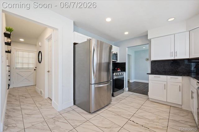 3528 Byrd Drive, Sterling Heights, MI 48310