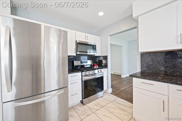 3528 Byrd Drive, Sterling Heights, MI 48310