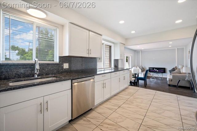 3528 Byrd Drive, Sterling Heights, MI 48310