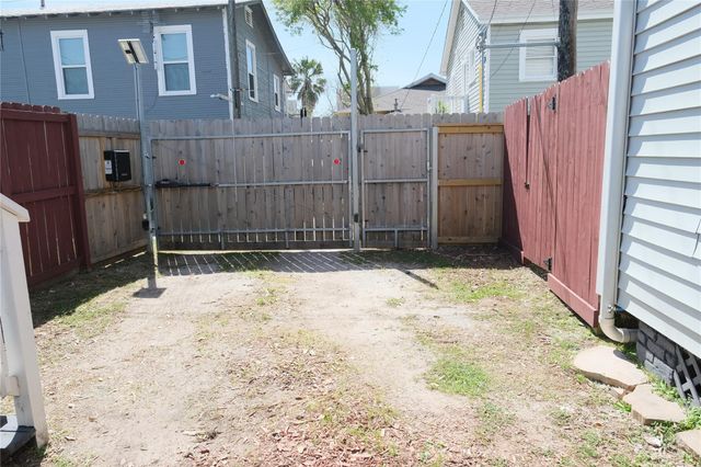 2310 33rd Street, Galveston, TX 77550