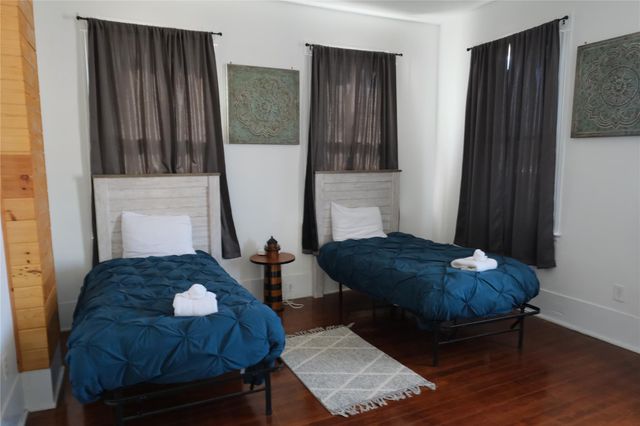 2310 33rd Street, Galveston, TX 77550