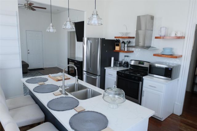 2310 33rd Street, Galveston, TX 77550