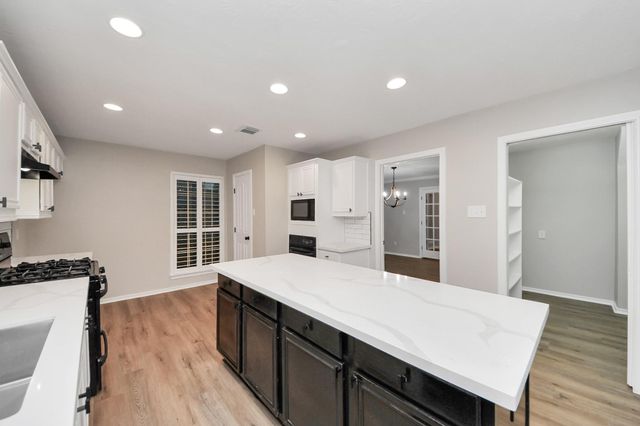 1410 Long View Drive, Pearland, TX 77581