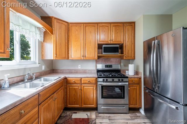 4083 Bristolwood Drive, Flint, MI 48507