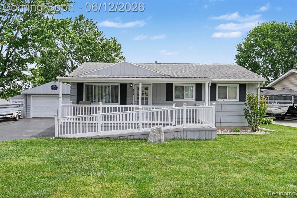 4083 Bristolwood Drive, Flint, MI 48507