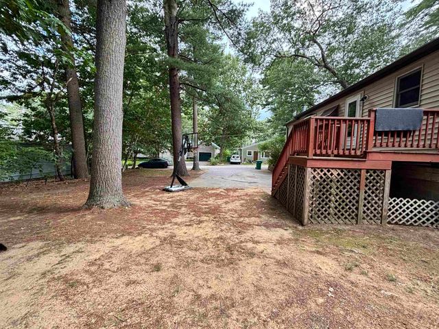 13 2nd Street, Kingston, NH 03848