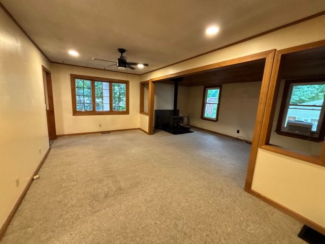 13 2nd Street, Kingston, NH 03848