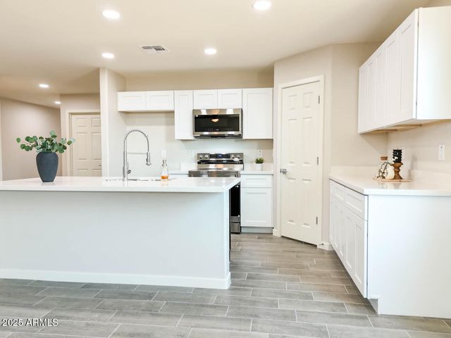 15438 S OVERFIELD Road, Arizona City, AZ 85123