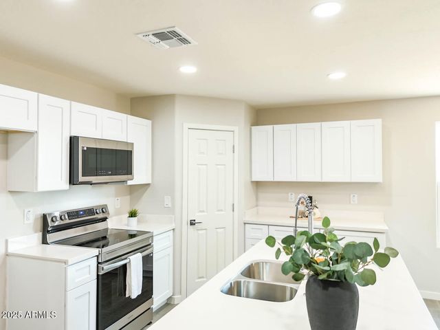 15438 S OVERFIELD Road, Arizona City, AZ 85123