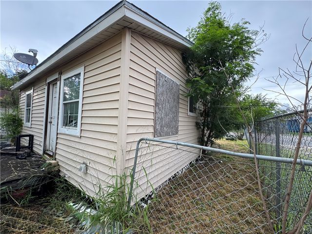 2925 Greenwood Dr, Corpus Christi, TX 78405