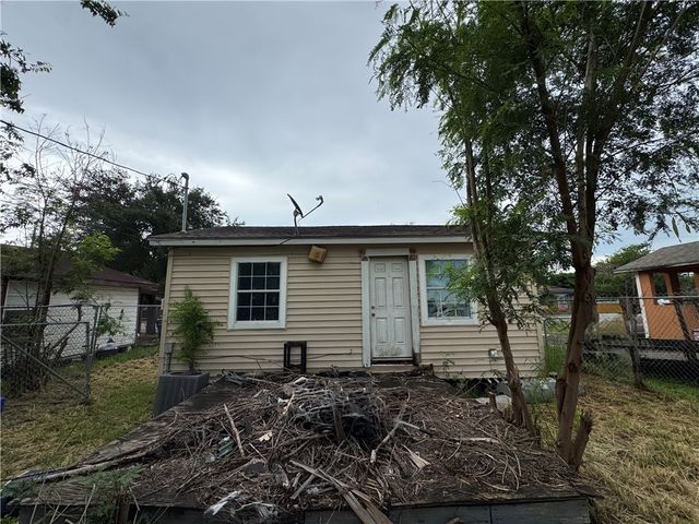 2925 Greenwood Dr, Corpus Christi, TX 78405