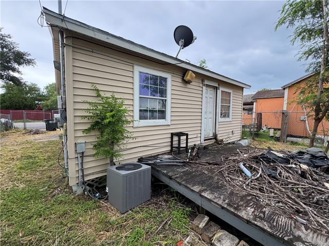 2925 Greenwood Dr, Corpus Christi, TX 78405