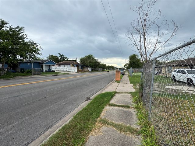 2925 Greenwood Dr, Corpus Christi, TX 78405