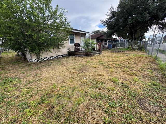 2925 Greenwood Dr, Corpus Christi, TX 78405