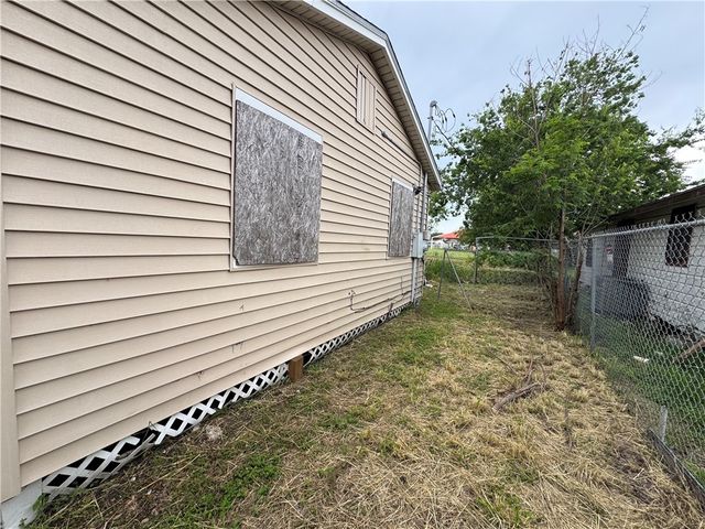 2925 Greenwood Dr, Corpus Christi, TX 78405