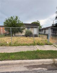 2925 Greenwood Dr, Corpus Christi, TX 78405