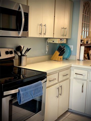 4606 WEYBRIDGE 26, Sarasota, FL 34235