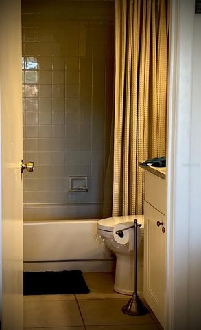 4606 WEYBRIDGE 26, Sarasota, FL 34235