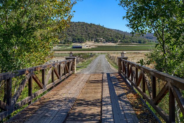 766 Meridian Road, Eagle Point, OR 97524
