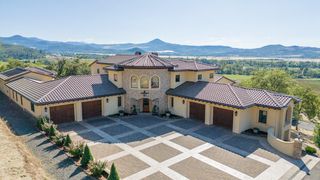 766 Meridian Road, Eagle Point, OR 97524